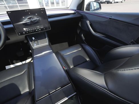 Used 2026 Tesla Model Y AWD image 41