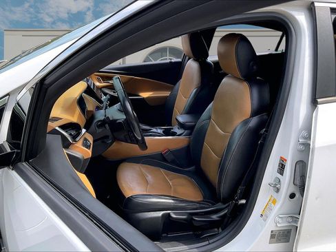 Used 2018 Chevrolet Volt Premier w/ Driver Confidence Package FWD image 22