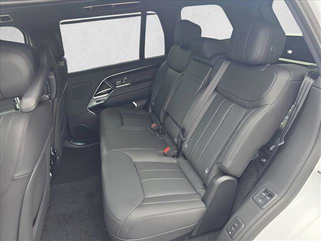 New 2026 Land Rover Range Rover Long Wheelbase SE AWD/4WD image 14