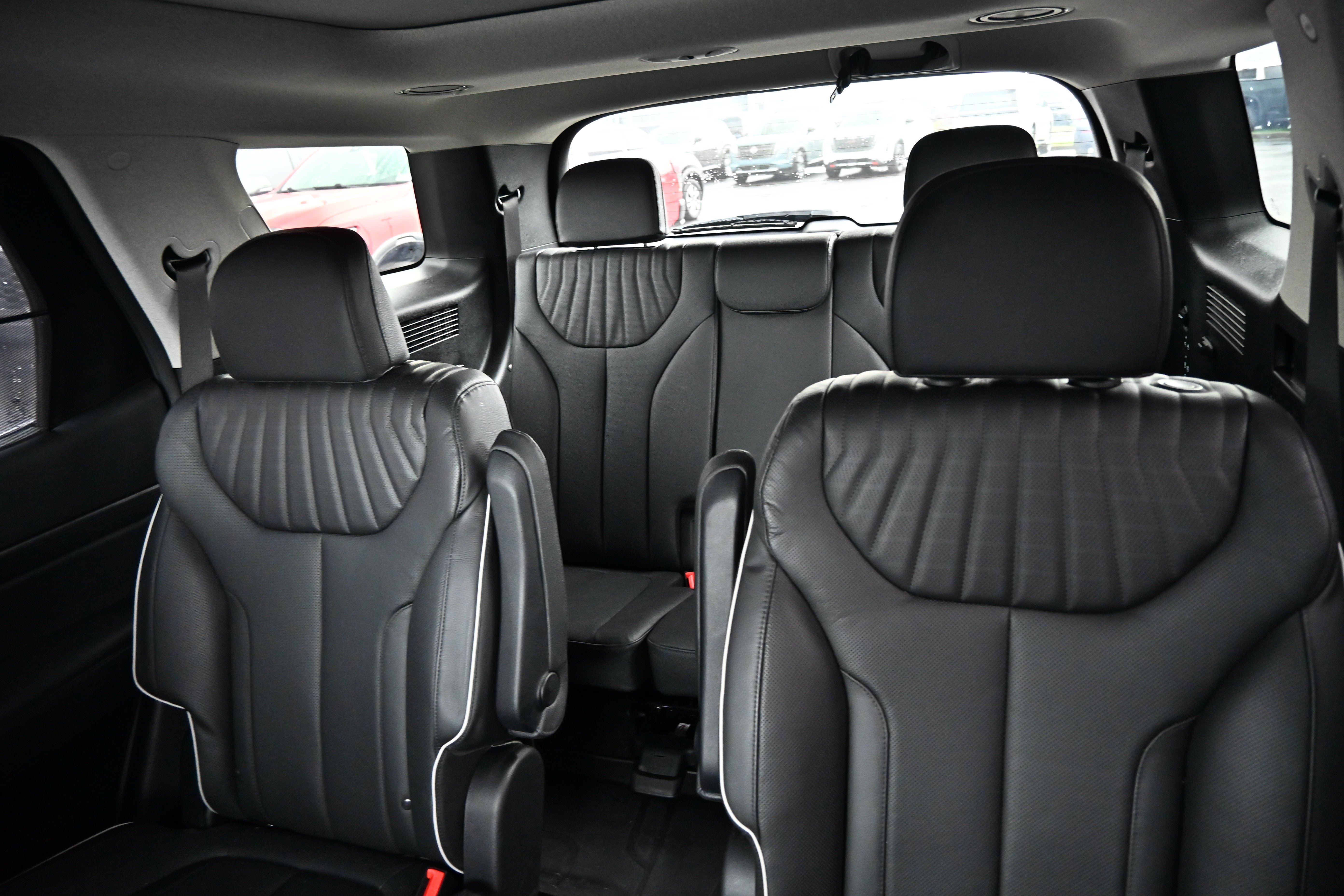 Used 2023 Hyundai Palisade Limited w/ Winter Package AWD/4WD image 32
