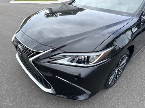 Used 2025 Lexus ES 350 w/ Premium Package FWD image 9