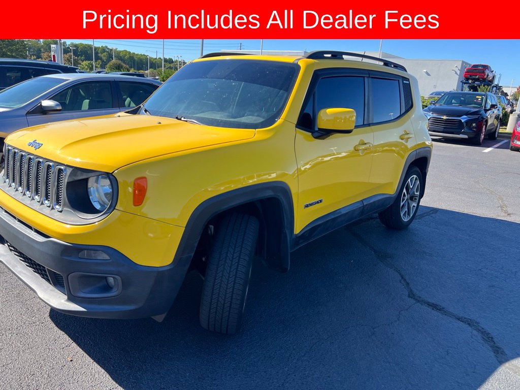 Used 2017 Jeep Renegade Latitude w/ Cold Weather Group AWD/4WD image 5