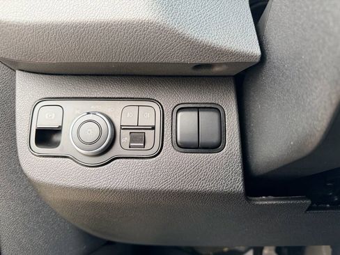 Used 2020 Mercedes-Benz Sprinter 2500 w/ Premium Plus Package image 13