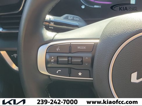 Used 2025 Kia Sportage EX FWD image 23