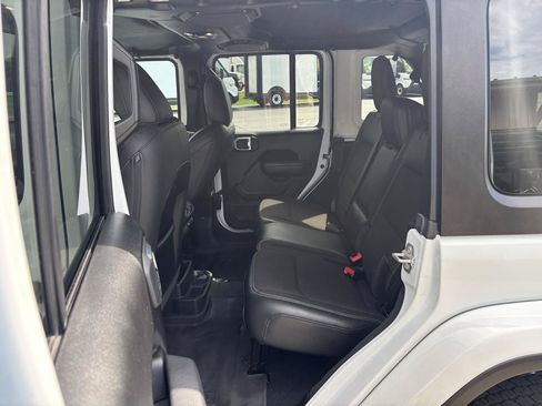 Used 2023 Jeep Wrangler Unlimited Sport AWD/4WD image 10
