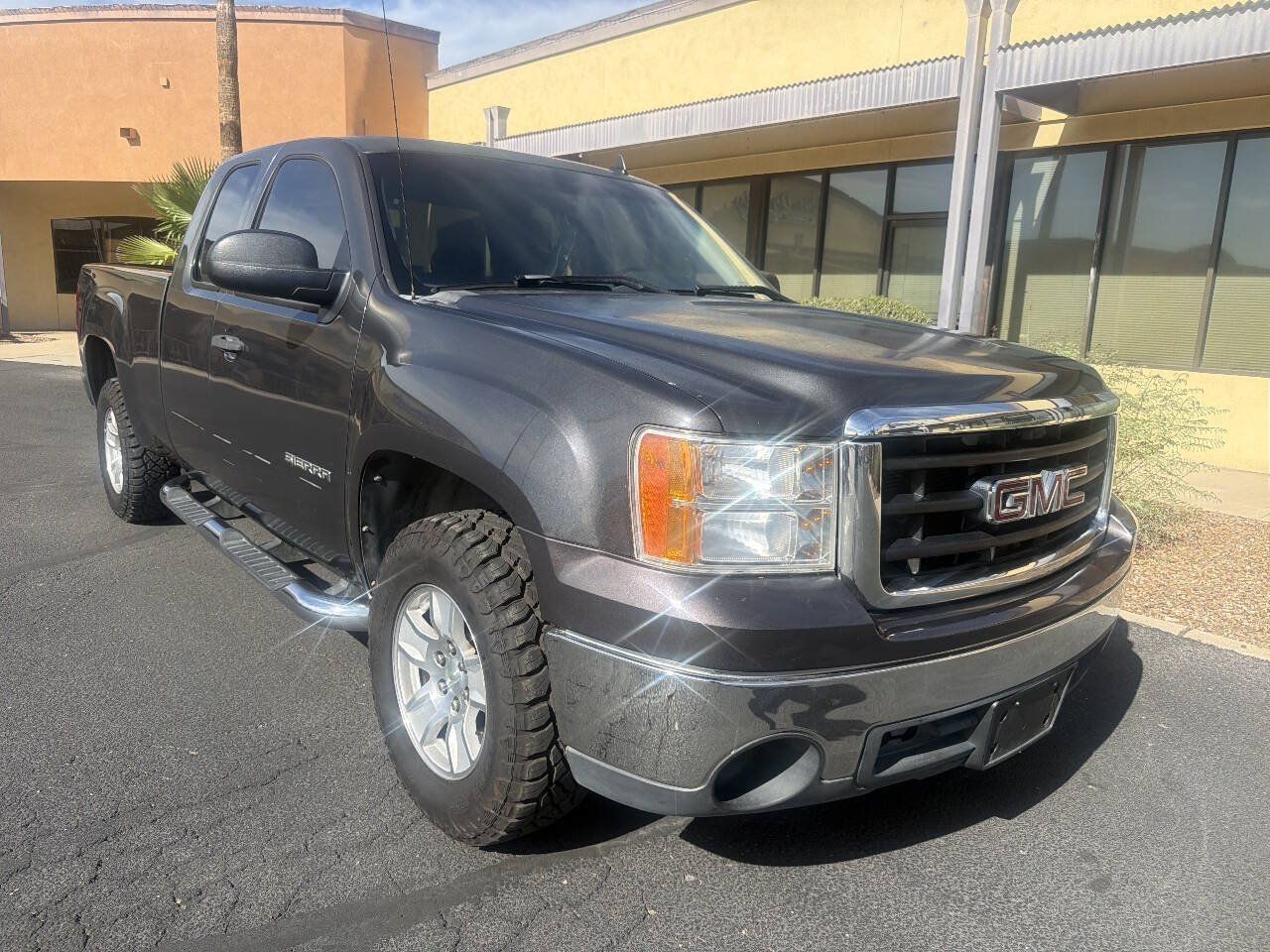 Used 2010 GMC Sierra 1500 SL RWD image 9