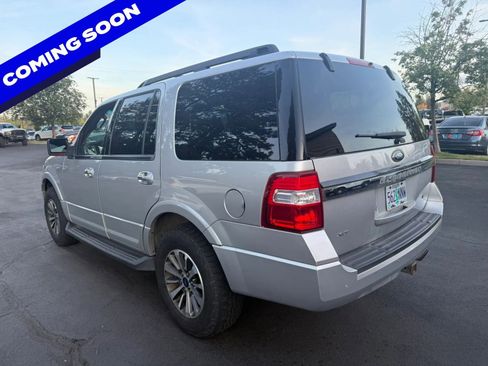 Used 2016 Ford Expedition XLT w/ Equipment Group 202A AWD/4WD image 2