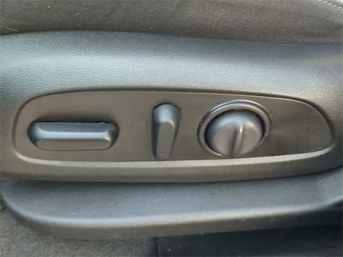 Used 2020 Chevrolet Equinox LS w/ LS Convenience Package image 18