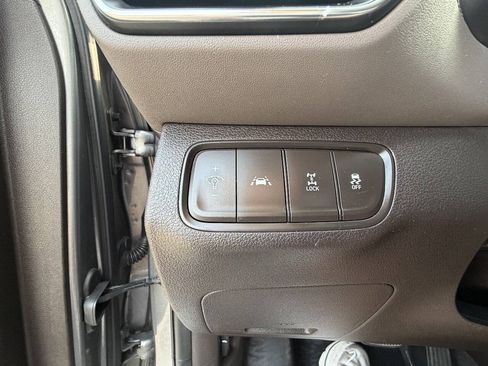 Used 2020 Hyundai Santa Fe SE AWD/4WD image 15