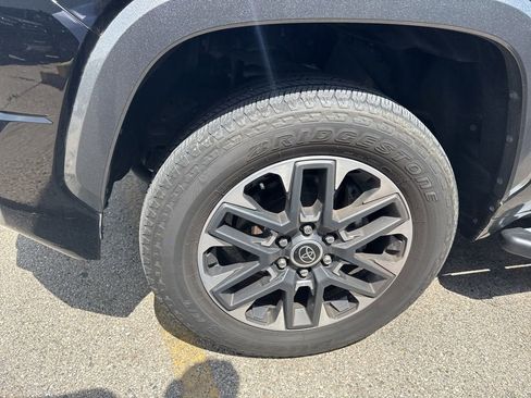 Used 2023 Toyota Tundra Limited AWD/4WD image 10
