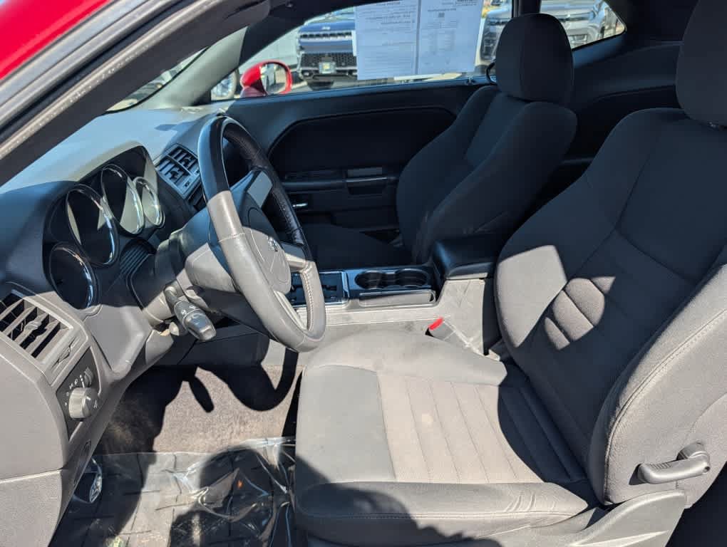 Used 2010 Dodge Challenger R/T RWD image 25