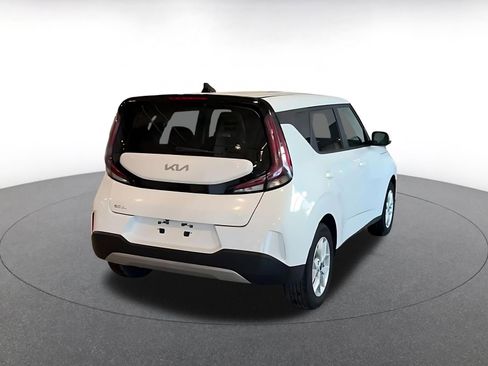 Used 2025 Kia Soul LX w/ LX Technology Package image 14