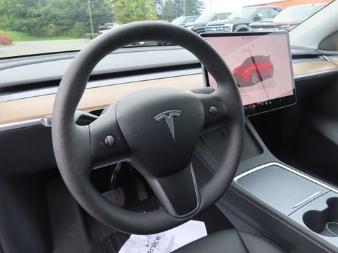 Used 2023 Tesla Model Y AWD image 15