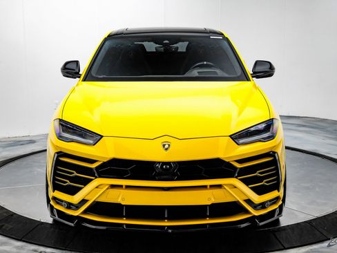 Used 2021 Lamborghini Urus image 32