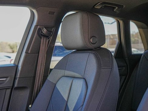 Used 2020 Audi Q3 2.0T Premium image 12