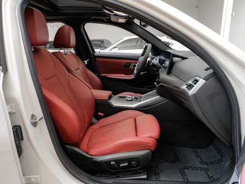 Used 2025 BMW 330i xDrive Sedan AWD/4WD image 36