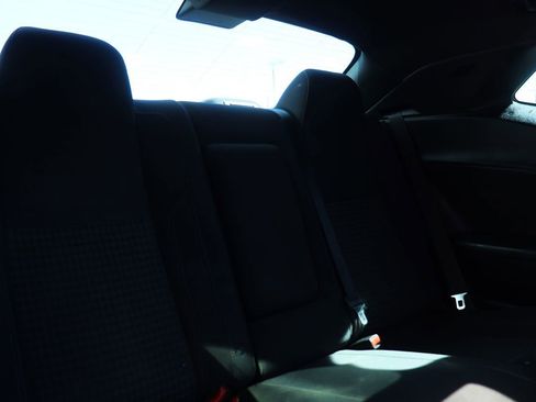 Used 2019 Dodge Challenger SXT image 27