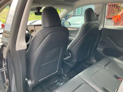 Used 2023 Tesla Model Y 2WD image 34