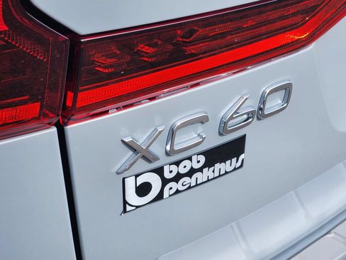 New 2026 Volvo XC60 B5 Ultra w/ Protection Package Premier AWD/4WD image 31