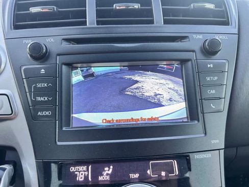 Used 2014 Toyota Prius V Five image 19