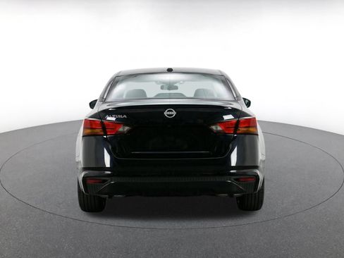 Used 2025 Nissan Altima 2.5 SV FWD image 7
