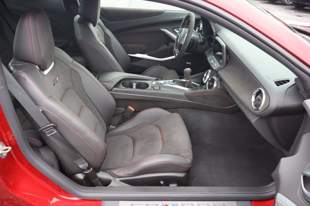 Used 2022 Chevrolet Camaro ZL1 RWD image 21