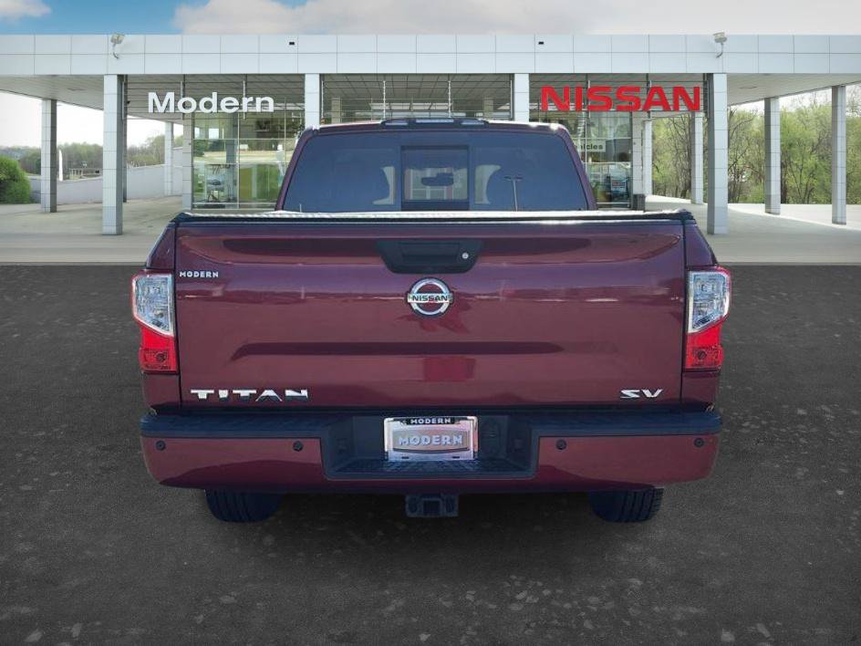 Used 2017 Nissan Titan SV RWD image 4