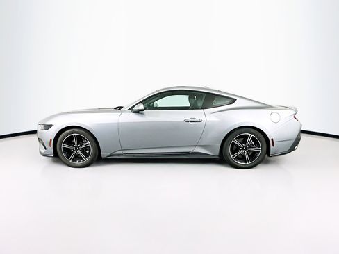 Used 2025 Ford Mustang Premium image 4