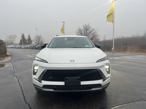 Used 2024 Buick Envision Sport Touring image 2