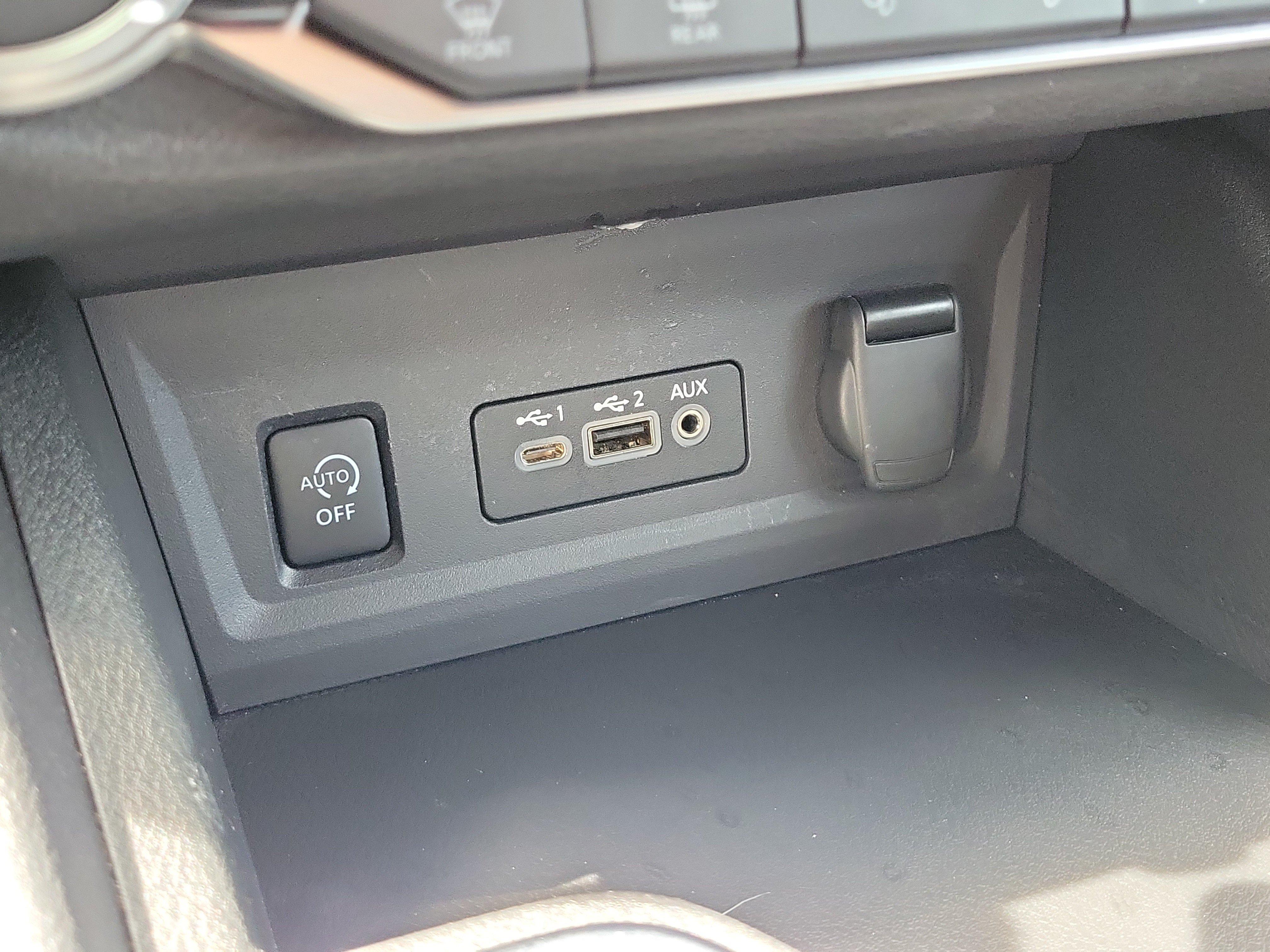 Certified 2025 Nissan Sentra SV w/ All-Weather Package FWD image 27