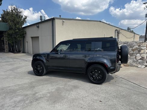 Used 2021 Land Rover Defender 110 X-Dynamic SE AWD/4WD image 2