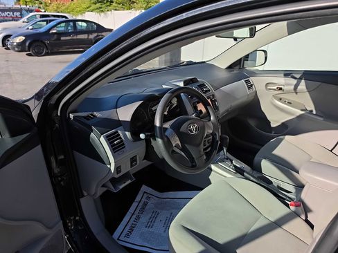 Used 2013 Toyota Corolla LE FWD image 13