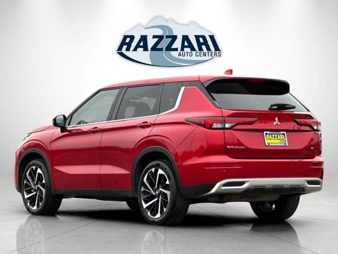 Used 2024 Mitsubishi Outlander SE Black Edition image 5