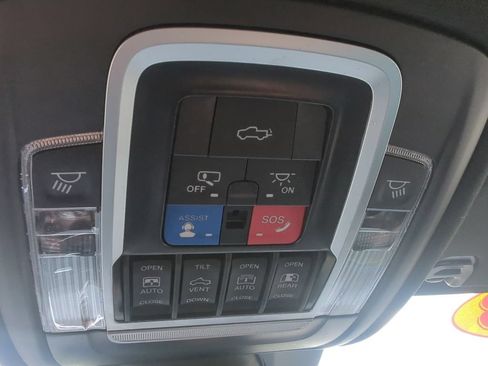 Used 2023 RAM 1500 Laramie AWD/4WD image 24