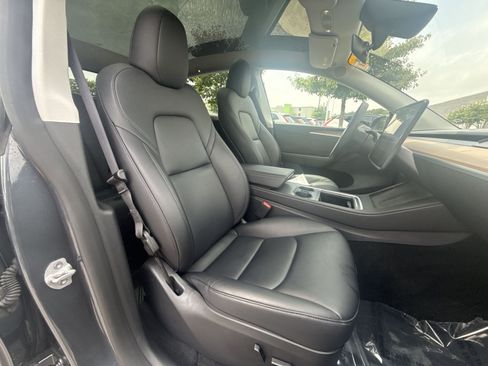 Used 2023 Tesla Model Y Long Range AWD/4WD image 27