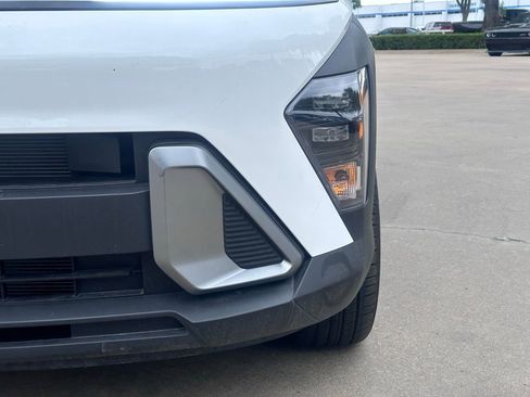 Used 2025 Hyundai Kona SEL AWD/4WD image 6