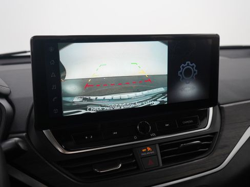 Used 2023 Nissan Altima 2.5 SV w/ SV Premium Package image 24