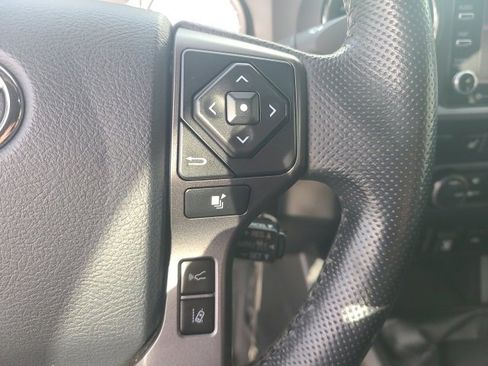 Used 2020 Toyota Tacoma TRD Sport image 21