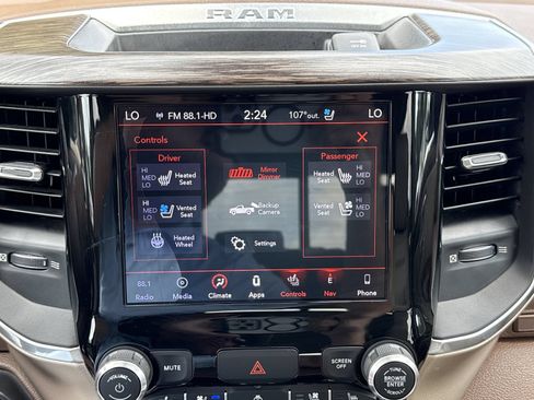 Used 2019 RAM 1500 Laramie AWD/4WD image 26