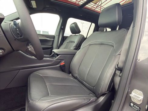 New 2026 Jeep Grand Cherokee L Limited AWD/4WD image 11
