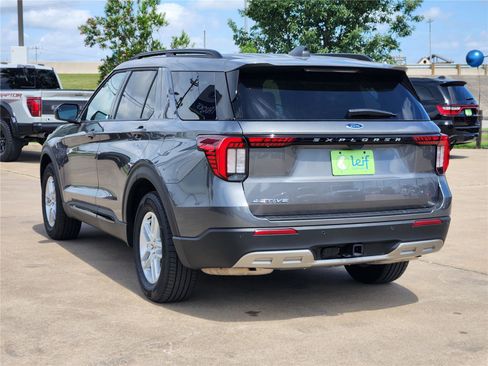 New 2026 Ford Explorer Active w/ Active Comfort Package RWD image 4
