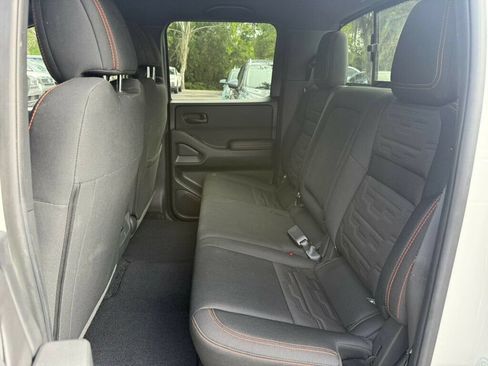 Used 2026 Nissan Frontier PRO-4X AWD/4WD image 7