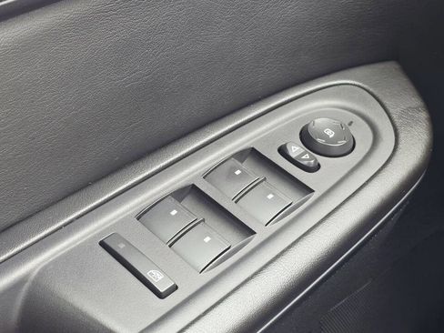 Used 2017 Chevrolet Traverse LT image 28