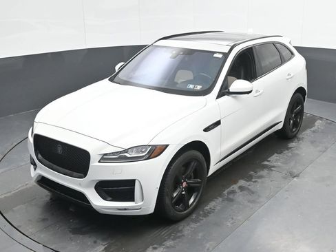 Used 2017 Jaguar F-PACE R-Sport image 40