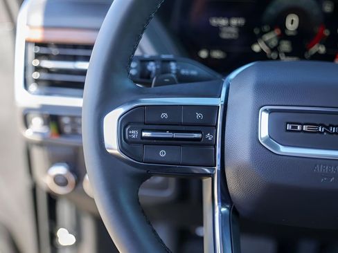 Used 2025 GMC Yukon Denali RWD image 14