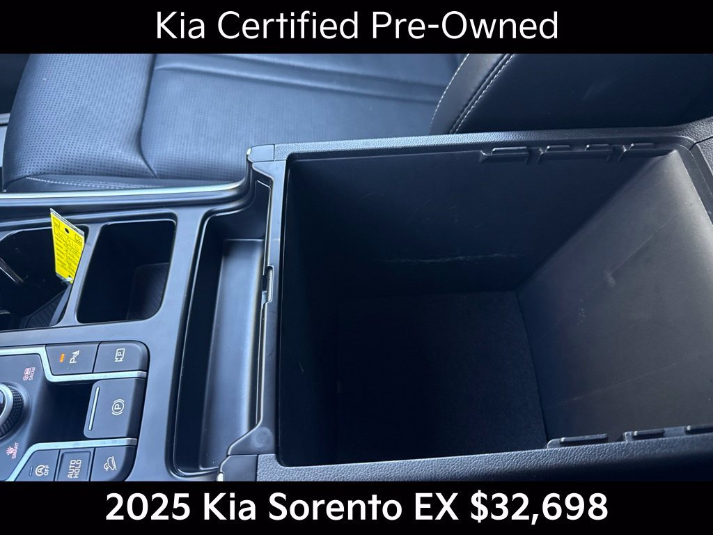 Certified 2025 Kia Sorento EX w/ Panoramic Sunroof Package AWD/4WD image 38