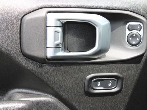 Used 2022 Jeep Wrangler Unlimited Sport AWD/4WD image 11