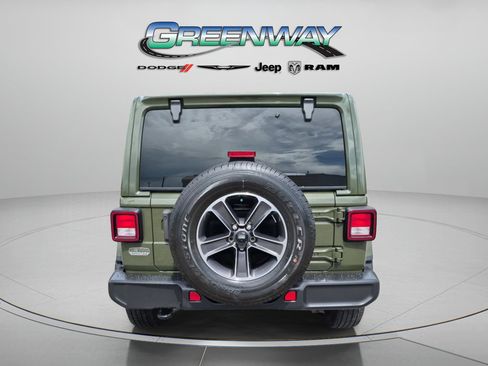 Used 2023 Jeep Wrangler Unlimited Sahara AWD/4WD image 2