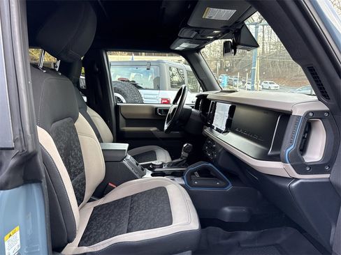 Used 2022 Ford Bronco Wildtrak image 28