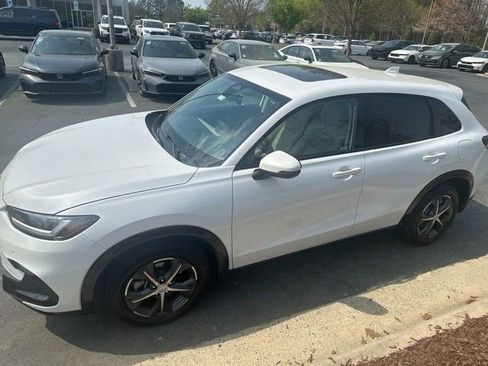 Used 2024 Honda HR-V EX-L image 3